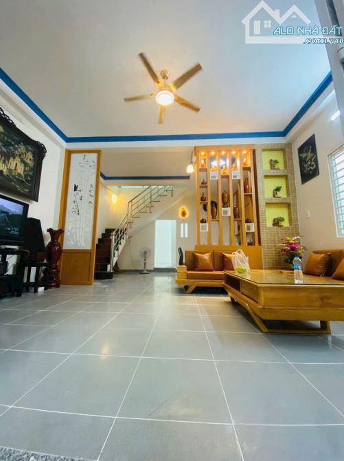 Nhà 1 Trệt 1 Lầu - Hẻm xe hơi thông Tăng Nhơn Phú qua Đình Phong Phú - Tặng full nội thất