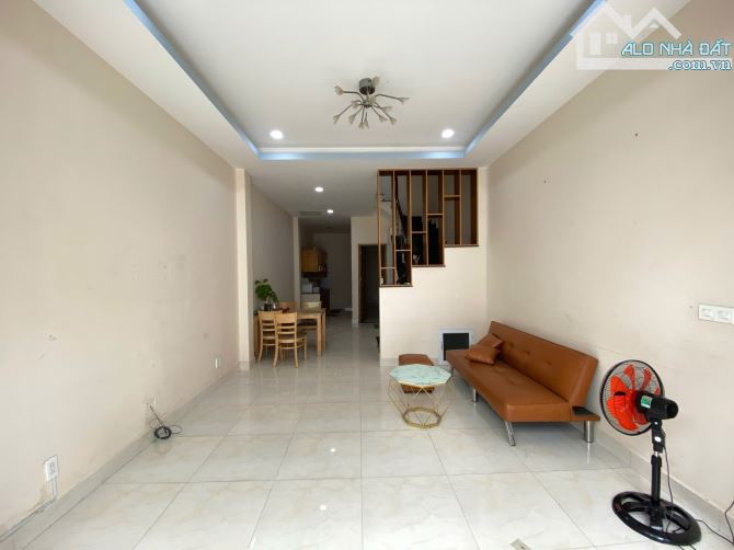 Căn duy nhất KDC Hương Sen, 3 tầng, 93m, ngang 5m, KD buôn bán mọi ngành -giá chỉ 11,1 tỷ