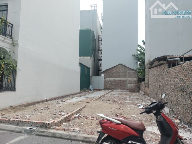 Bán đất Bồ Đề Gia Thượng, phân lô ô tô tránh, giá rẻ, khu vực xây CCMN dòng tiền cực cao