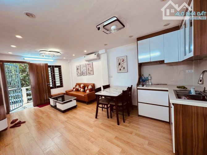 CẦN BÁN TẬP THỂ BÁCH KHOA - OTO ĐỖ CỬA - 85M2 X 3 NGỦ 2VS - ĐỦ NỘI THẤT - SĐCC