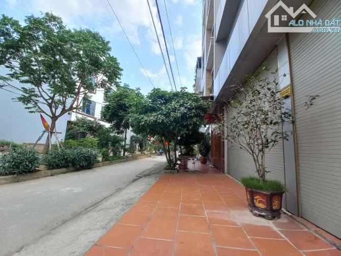 ĐẤT PL TÂN XUÂN – LÔ GÓC – VỈA HÈ - XÂU VP – 120M² – 2 TẦNG – 28 TỶ (ĐTL2530146)