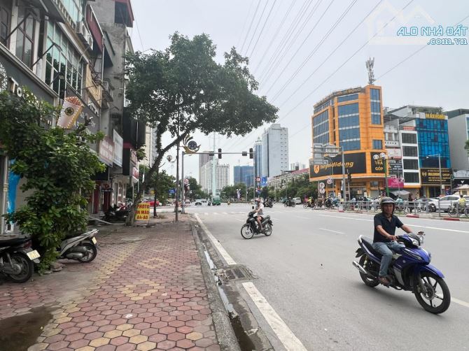 BÁN NHÀ MẶT PHỐ THANH BÌNH (TỐ HŨU)  VỈA HÈ 4M  4 TẦNG - 45M