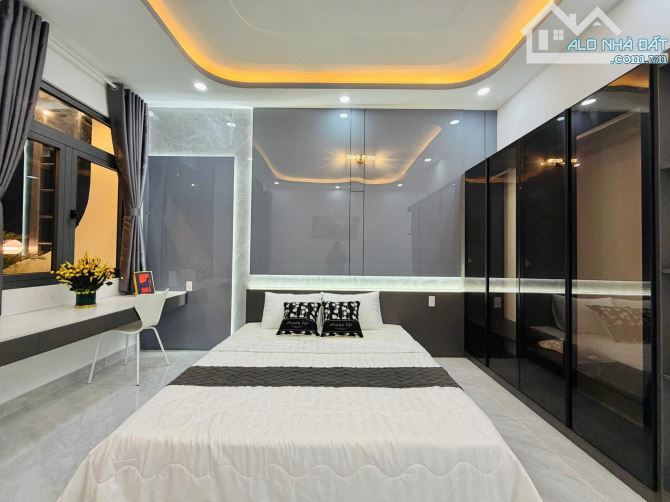 4x14m nở hậu sổ công nhận 55m2 giá 5,38 tỷ 3 tầng 3 phòng ngủ đường Lê Văn Thọ P11 Gò Vấp