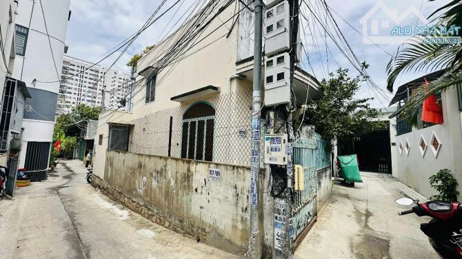 BÁN GẤP LÔ ĐẤT 2 MẶT TIỀN – TẶNG NHÀ CẤP 4 – LÊ HỒNG PHONG, NHA TRANG