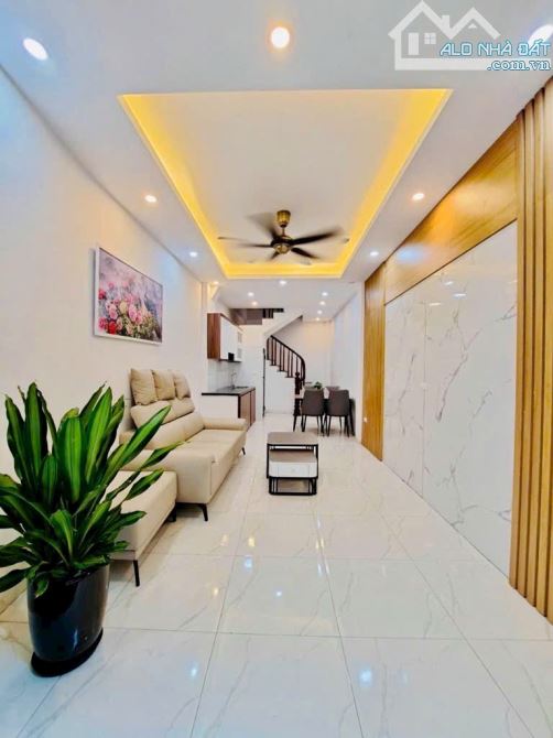 Hàng xóm gửi bán căn nhà dân xây tâm huyết,  S:52m, 3 ngủ, 4 tầng,giá chỉ 6.200 tỷ
