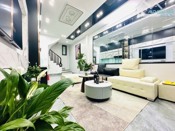 CẦU GIẤY - GẦN HỒ TÂY 35M* 5 TẦNG ĐỦ CÔNG NĂNG -