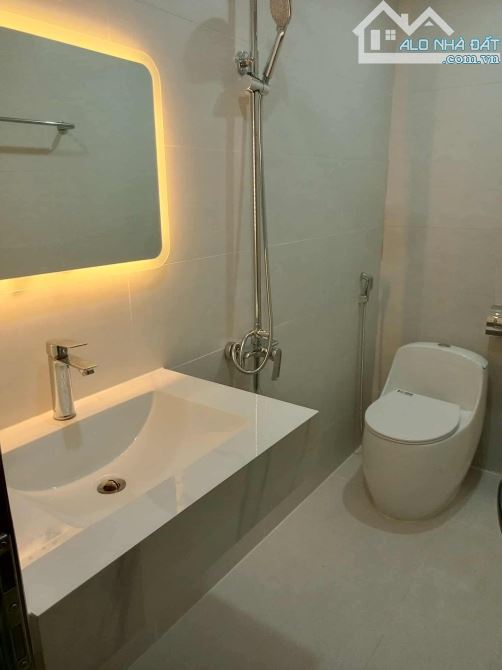 NHÀ ĐẸP XUÂN THỦY - CẦU GIẤY - 30M Ô TÔ - DÂN XÂY - 42M2 - MT 4M - 10.5 TỶ