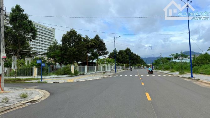 Đất Bà Rịa- Mặt Tiền Đường Nguyễn Lân DT: 5,4x18 (95m2 thổ cư toàn bộ) Đường nhựa rộng, vỉ