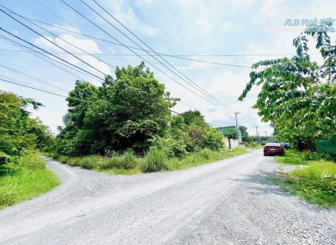 Đất bán 2 mặt tiền đường Xã Phú Hoà Đông cách Nguyễn Thị Nên100m 574m2 300m2 thổ cư