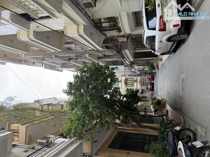 Nhà 5,5T P/Lô Víp Chùa Láng có vỉa hè oto tránh dt 51,5m mt 4,65m