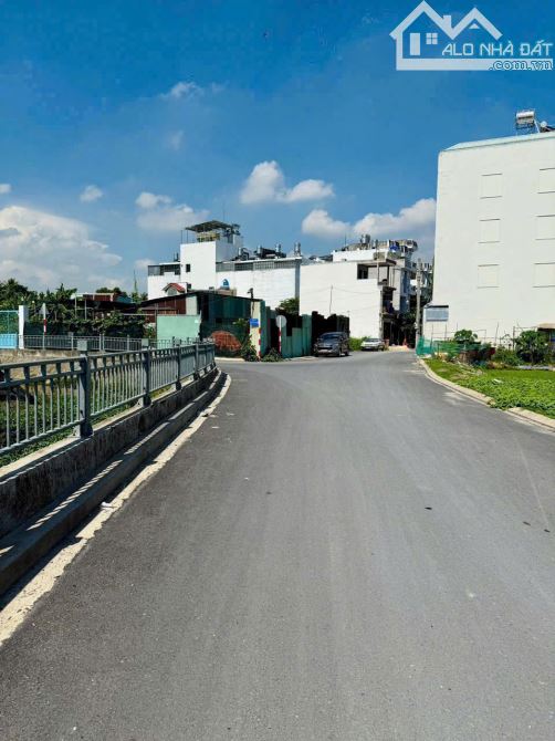 Lô đất Thạnh Xuân 24, DT 4x18 (CN thổ cư 59m), hẻm xe Hơi, mặt tiền kênh giá 3ty68
