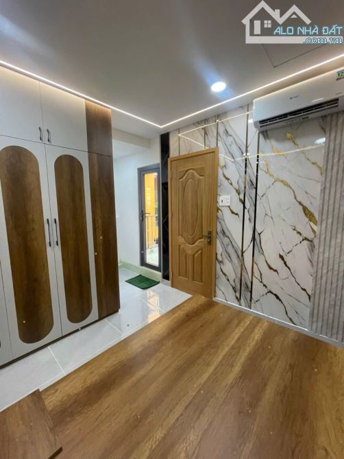 4TẦNG BTCT _P9 PHÚ NHUẬN _ GẦN HẺM XE HƠI _3PN 4WC _FULL NỘI THẤT _HOÀN CÔNG ĐỦ _CHỈ 4X T.