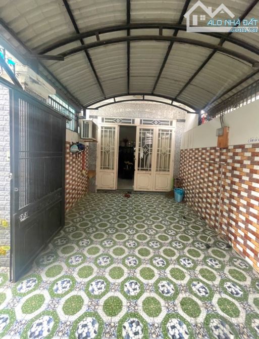BÁN NHÀ 3 TẦNG HUỲNH TẤN PHÁT – Q7  Diện tích: 4x20m, nhà xây kiên cố – chắc chắn