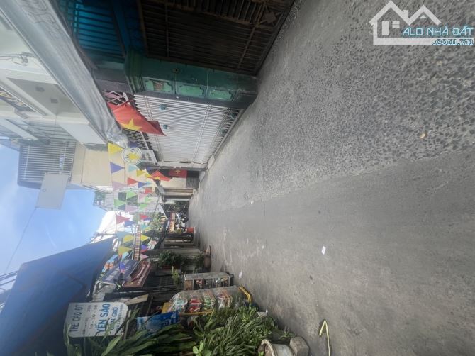 Bán gấp nhà đẹp ở ngay Dương Bá Trạc, xe hơi ngủ nhà 99m2, 4T, SHR, HCĐ, chỉ 12.5 tỷ.