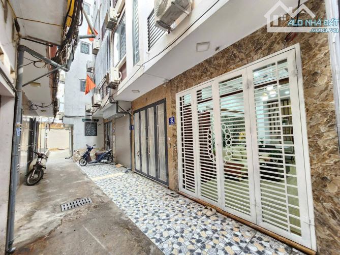ĐƯỜNG TRƯƠNG ĐỊNH. 36M² x 5 TẦNG. GIÁ 7,6 TỶ. MẶT NGÕ, TRƯỚC NHÀ RỘNG 3M. GẦN Ô TÔ.