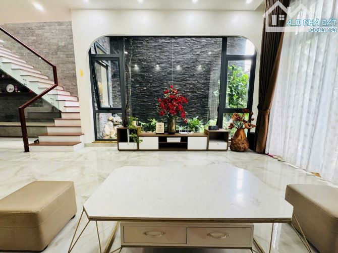 CHO THUÊ NHÀ 2 TẦNG ĐẸP LUNG LINH GẦN BẾN XE PHÍA NAM, HUẾ