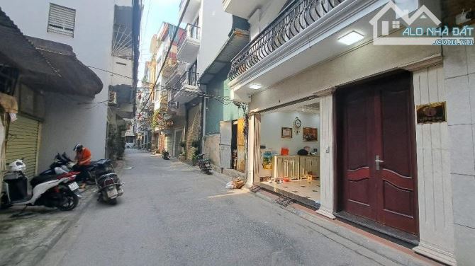 BÁN NHÀ 5 T NGỌC THUỴ - KHAI SƠN THÔNG HỒNG TIỄN - NGÕ TO NHƯ PHỐ