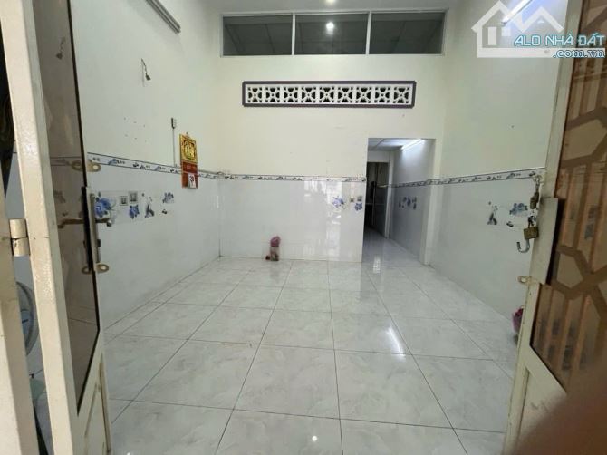 Nhà cấp 4 đường Nguyễn Thị Đành, Hóc Môn DT 51m2(4x12,75)m, Sổ riêng, xây kiên cố, 2 tỷ 1