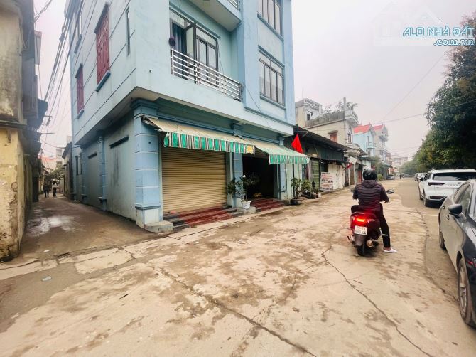 Bán đất Vân Hà vuông đẹp, lô góc, gần cụm CN, 40m2, MT 4.5m, chào 2.5 tỷ, đầu tư - xây ở