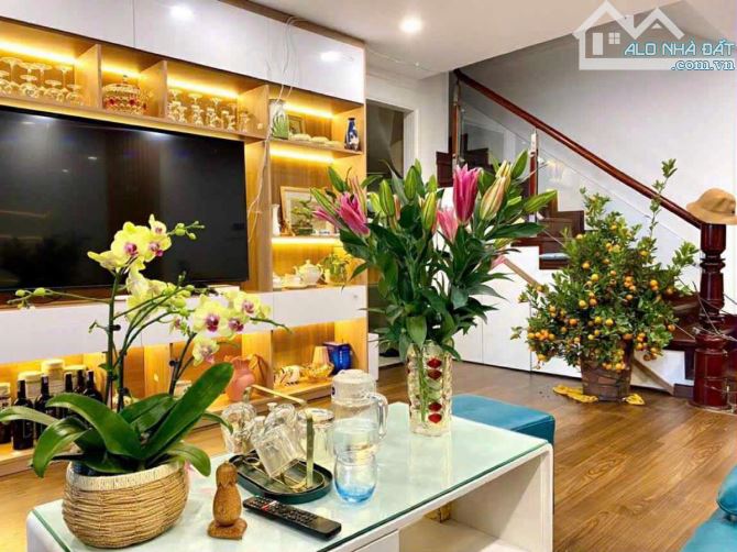 CĂN HỘ DUPLEX GOLDEN LAND 275 NGUYỄN TRÃI 4 PHÒNG NGỦ TUYỆT ĐẸP 120m 9.5 TỶ