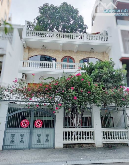 Bán Biệt thự MT trung tâm Quận 1 Thạch Thị Thanh, phường Tân Định (10X24m) giá 125 TL
