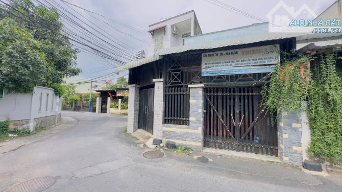 Nhà mặt tiền gần chợ Dĩ An, P Dĩ An, Tp Dĩ An.