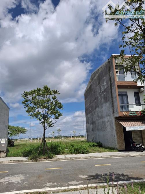 🌎 Bán lô đất  KQH Hương Sơ kv6: nhà cửa cao ráo ,đối diện công viên