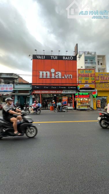 CHO THUÊ CẶP NHÀ MT 674 HẬU GIANG 7.5m X 25m 1L VỊ TRÍ ĐẸP KD TỰ DO