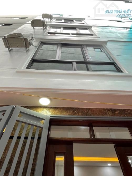 BÁN NHÀ PHỐ KHƯƠNG HẠ, Ô TÔ ĐỖ CỬA, NGÕ NÔNG GẦN PHỐ, DT 37M2, GIÁ 9.5 TỶ
