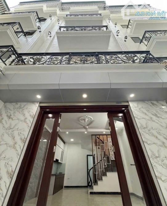 BÁN NHÀ BÁT KHỐI,CỰ KHỐI LONG BIÊN,NGÕ NÔNG THOÁNG SÁNG,5TẦNG DT 31M*GIÁ 5,45TỶ