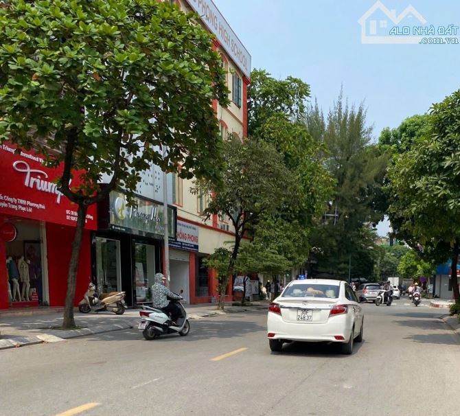 BÁN NHÀ HÀ TRÌ PHƯỜNG HÀ CẦU HÀ ĐÔNG NGAY ĐƯỜNG LỚN BÀ TRIỆU NGÕ RỘNG THÔNG THOÁNG 33M2X5T