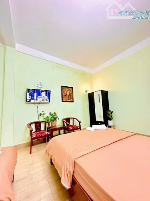 🏠 CẦN BÁN HOMESTAY 12 PHÒNG – KIỆT Ô TÔ NGUYỄN LỘ TRẠCH, TRUNG TÂM TP HUẾ