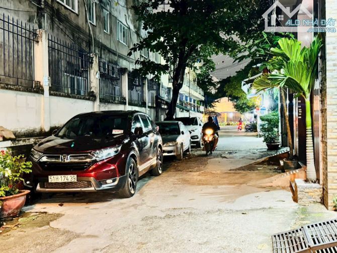 Bán nhà hẻm xe hơi thông 1 sẹc Dương Quảng Hàm (4x18m)