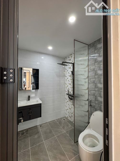 NHÀ HẺM 8M LÊ VĂN THỌ x PHẠM VĂN CHIÊU,P9 - 4x23M-3 LẦU-5PN. CHỐT 9,6TỶ.