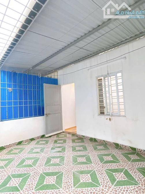 Chỉ 2,550ty nhà 3 tầng tại hào khê thông quán nam ,kênh dương