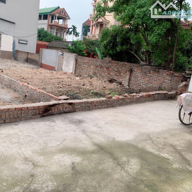 Cắt lỗ bán nhanh mảnh đất, dt 100m2, mt 6m,Đường oto vào tận đất, giá rẻ nhất thị trường