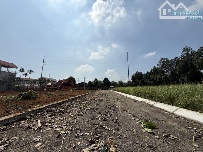 Bán lô đất 100m² full thổ cư tại Phú Cát – vị trí cực đẹp!