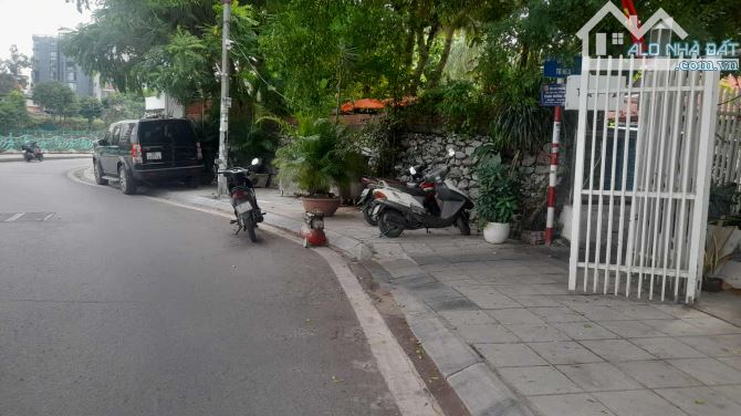 Bán Nhà Phố Từ Hoa Quận Tây Hồ 79m2-4T MT4,8m 1 SỔ 1 CHỦ 36 Tỷ Có Thương Lượng.
