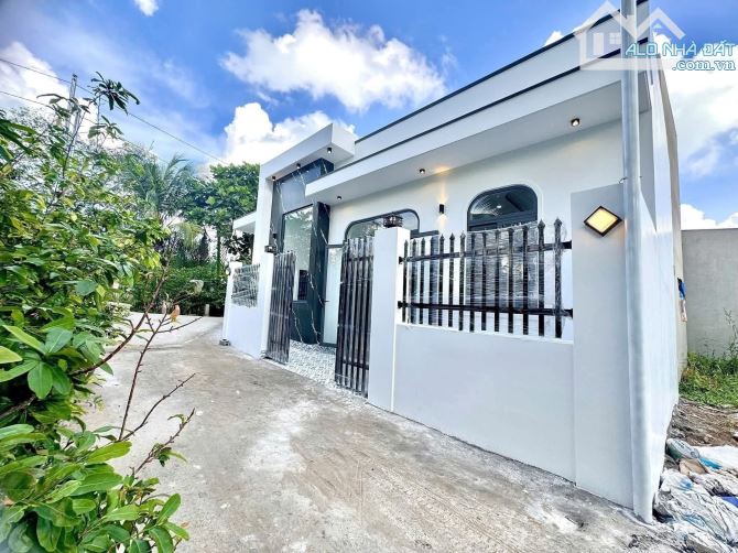 Nhà cấp 4 Rạch Ông Dựa 3 phòng ngủ lộ oto 11m x 7m thổ cư cấp gpxd