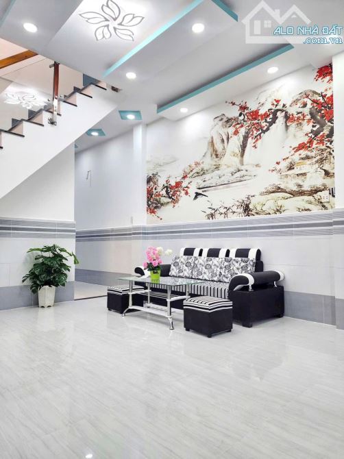 Nhà mới, gần Mặt tiền 1647 Phạm Thế Hiển, 2 tầng (4.2x10m)