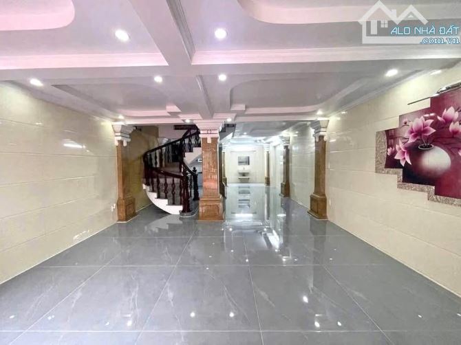 Bán Nhà Tam Trinh – 4 Tầng – Ngõ Thông – Ô Tô Đỗ Cửa – 94/100m² – Mt 6.6m – 17.45 Tỷ