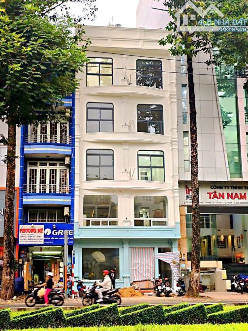 Bán khuôn đất khan hiếm MT ngay Trần Não, Q2 - DT 11 x 29m - XD Hầm 6 Tầng - HĐT 260Tr - G
