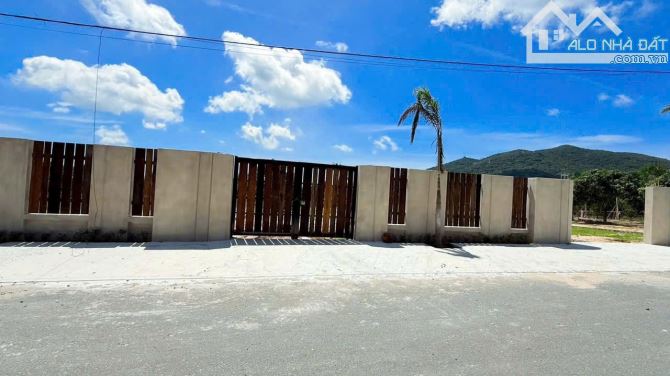 Xã Phước Hải - TP HCM)- ĐI BIỂN CHỈ 3KM DT 10x40m -400m2 -sẵn 80m2 thổ cư;  xây rào cổng k