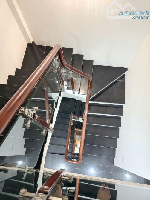 Nhà Phố Trạm Lô Góc 43m2 Xây 6 Tầng Ô Tô Đỗ Cửa – Nhỉnh 8 tỷ