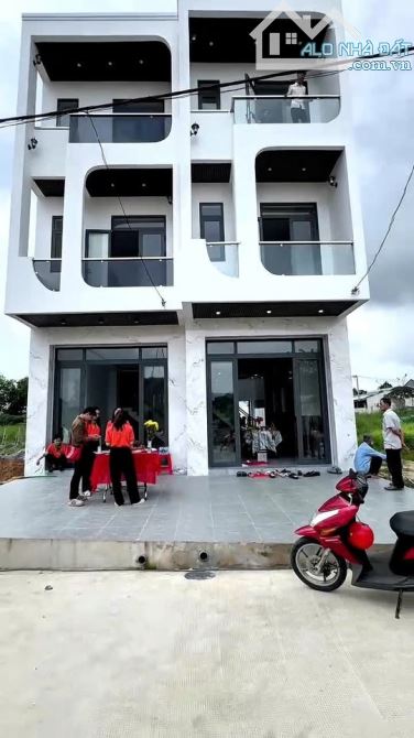 Nhà 1 Trệt 2 Lầu 2ty850 Full Nội Thất Ngay Tp.Thủ Dầu Một Bình Dương