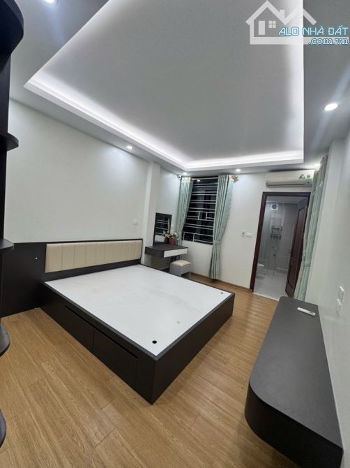 Bán Gấp Nhà Gốc Đề : NHÀ ĐẸP MỚI 100% - NGÕ THÔNG TỨ TUNG,dt 38m2