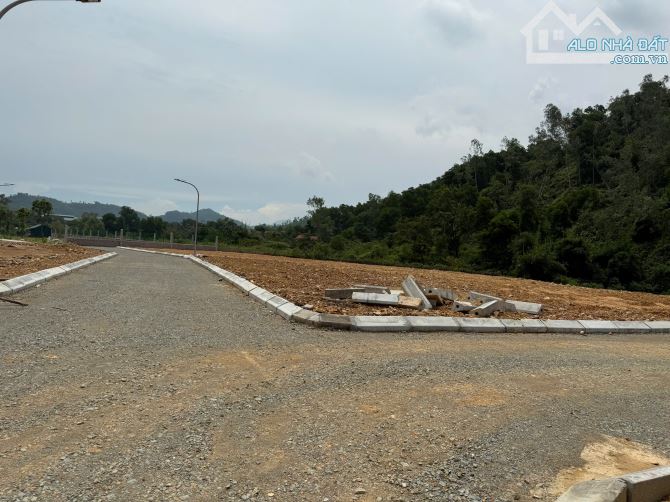 BÁN ĐẤT TẠI XÓM NHÒN, TIẾN XUÂN, VIEW ĐẸP MỘNG MƠ
