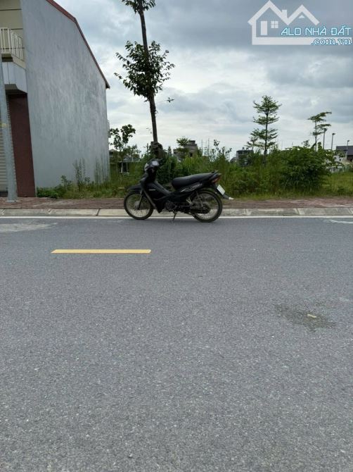💥TĐC Xâm Động_Vân Tảo_Thường Tín_ Hà Nội  **DT : 40m **MT : 4m = Hậu  ✅ ĐƯỜNG THÔNG RỘNG