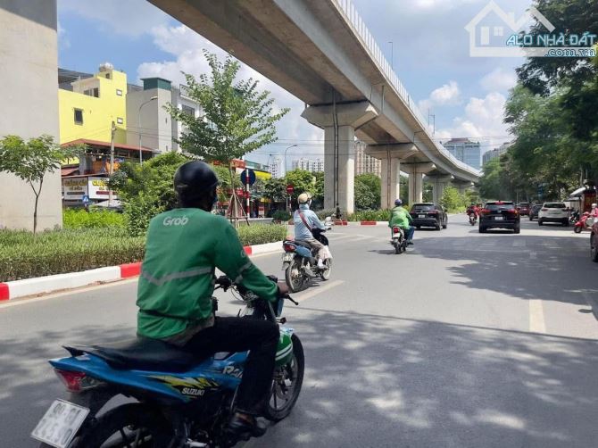 Bán nhà mặt phố Hoàng Cầu quận Đống Đa 123m2 MT7.3m-5Tầng Thang Máy Kinh Doanh Đẹp