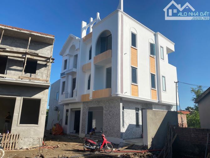 Chào bán 2 căn biệt thự 3 tầng tại Thuỷ Đường, Thuỷ Nguyên đường oto đỗ tận cửa chỉ 3,x tỷ